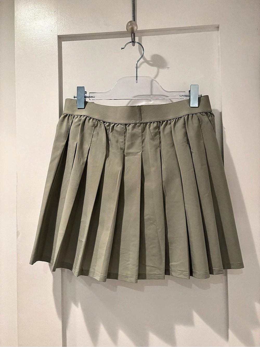 Alo Pleated Mini Skirt in Green Size Medium Like New